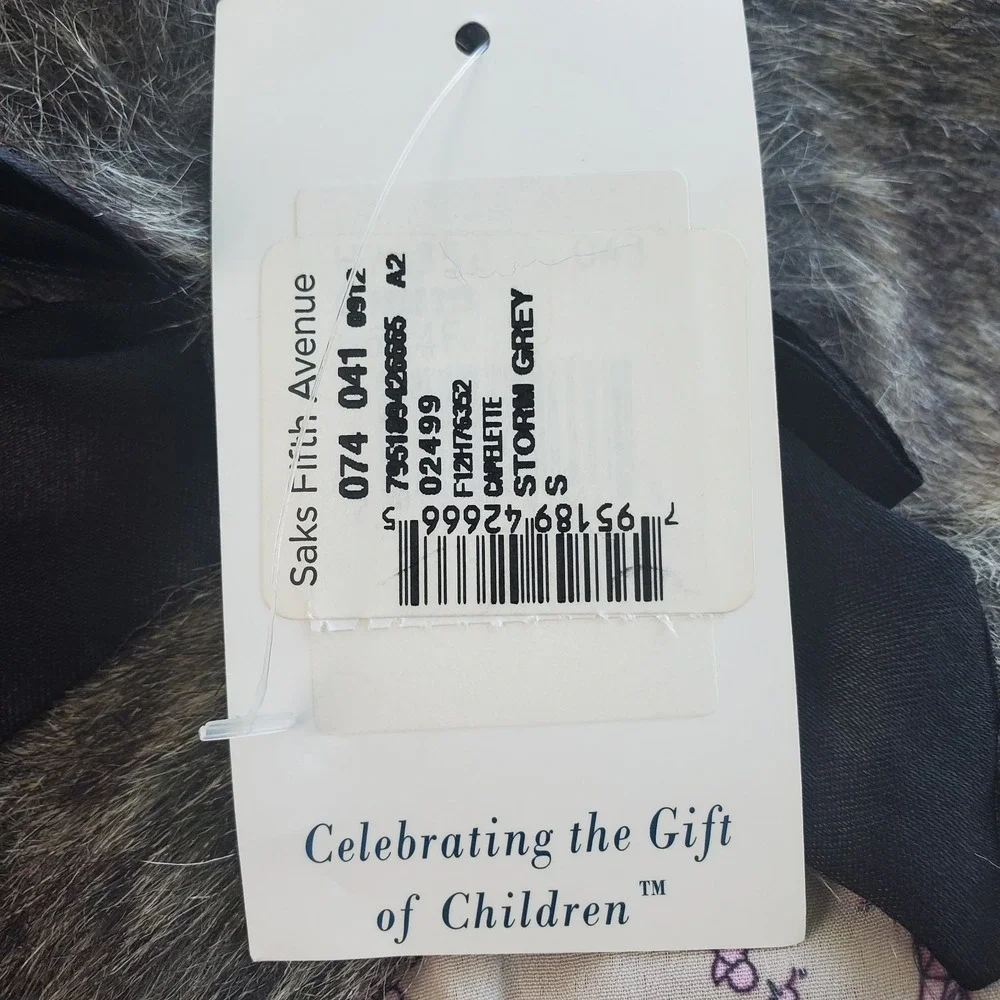 nwt Hartstrings Grey Faux Fur Shawl with Black Bow and Button Paris Eiffel Tower